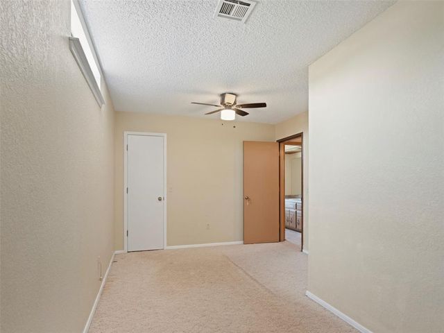 1372 W Cedarbrook Lane, Moore, OK 73170
