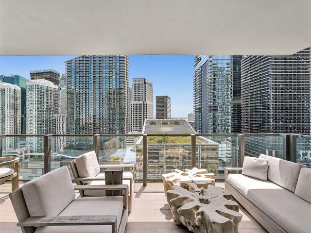 88 SW 7th St 2011, Miami, FL 33130