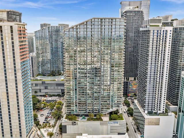88 SW 7th St 2011, Miami, FL 33130