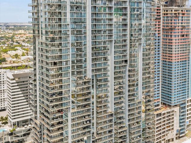88 SW 7th St 2011, Miami, FL 33130