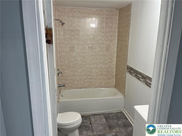 103 North Oak Street, Easton, PA 18042