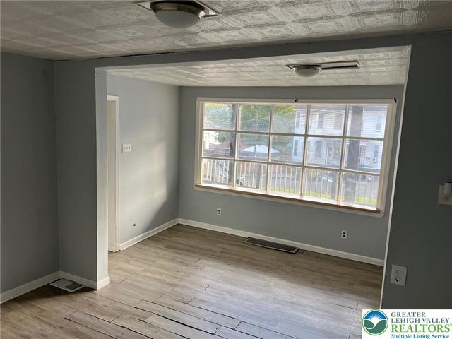 103 North Oak Street, Easton, PA 18042