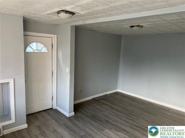 103 North Oak Street, Easton, PA 18042