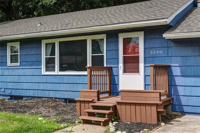 8840 N Forest Avenue, Kansas City, MO 64155