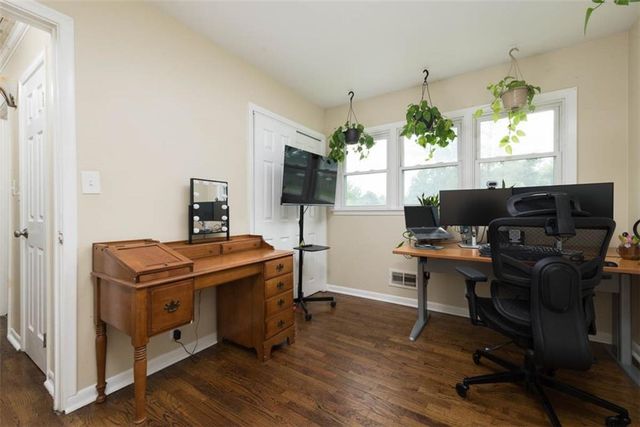 8840 N Forest Avenue, Kansas City, MO 64155