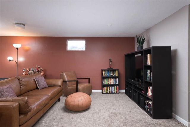 8840 N Forest Avenue, Kansas City, MO 64155