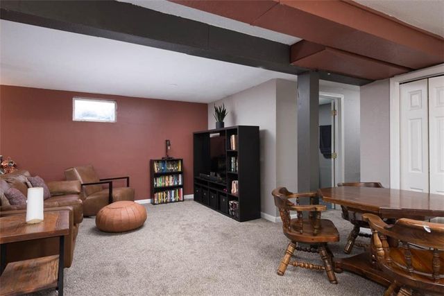 8840 N Forest Avenue, Kansas City, MO 64155