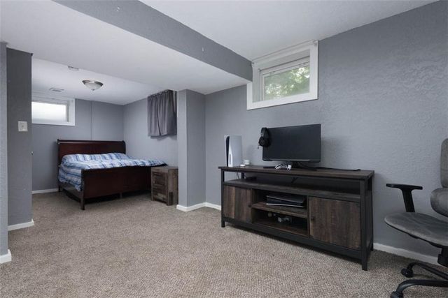 8840 N Forest Avenue, Kansas City, MO 64155