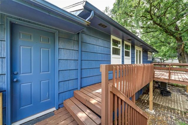 8840 N Forest Avenue, Kansas City, MO 64155