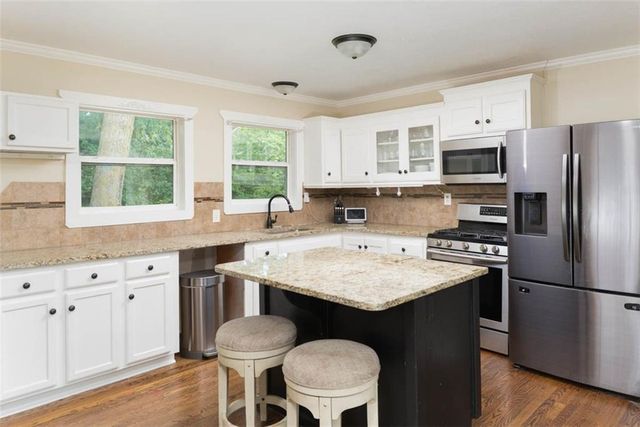8840 N Forest Avenue, Kansas City, MO 64155