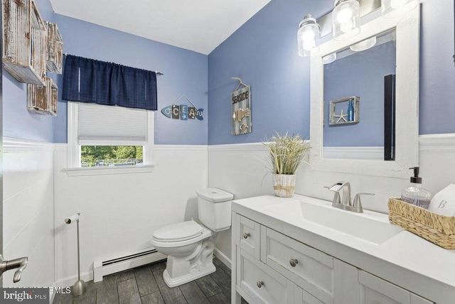 482 CLIFTON AVE, Bayville, NJ 08721
