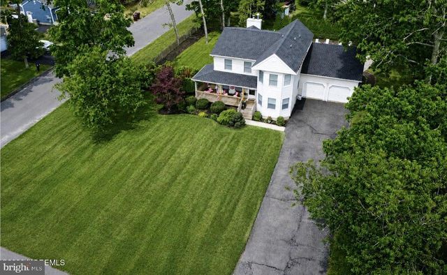 482 CLIFTON AVE, Bayville, NJ 08721