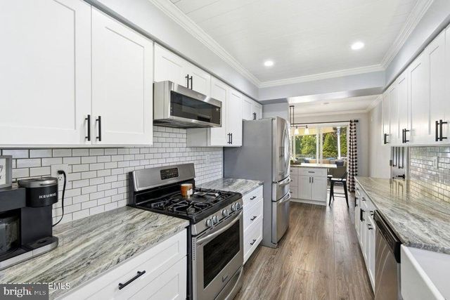 482 CLIFTON AVE, Bayville, NJ 08721