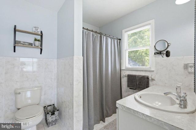 482 CLIFTON AVE, Bayville, NJ 08721