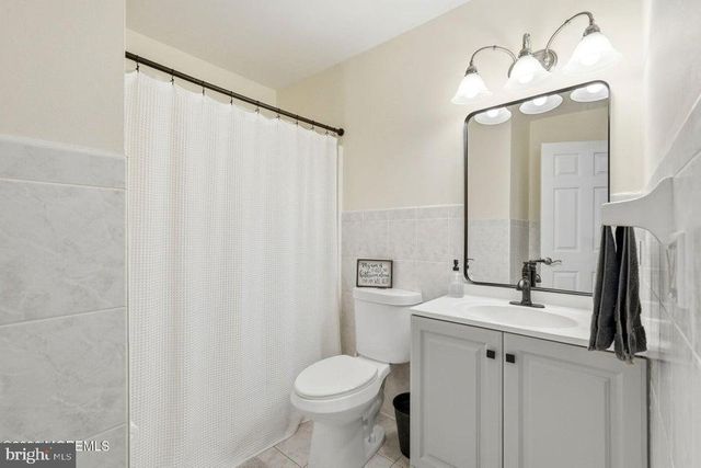 482 CLIFTON AVE, Bayville, NJ 08721
