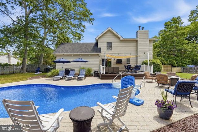482 CLIFTON AVE, Bayville, NJ 08721
