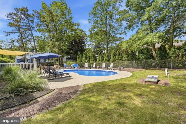 482 CLIFTON AVE, Bayville, NJ 08721