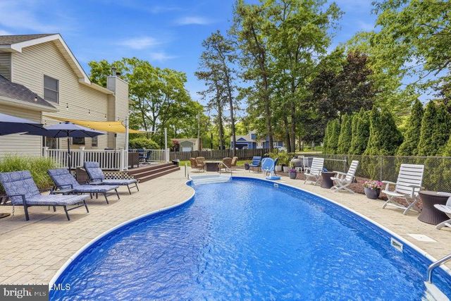 482 CLIFTON AVE, Bayville, NJ 08721
