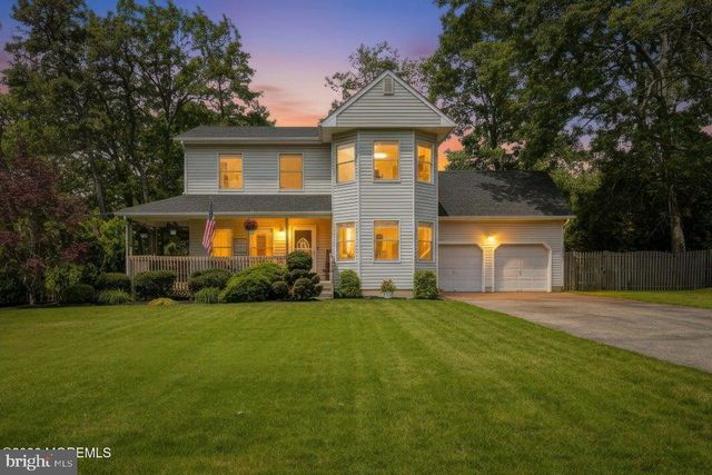 482 CLIFTON AVE, Bayville, NJ 08721