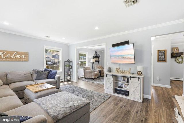 482 CLIFTON AVE, Bayville, NJ 08721