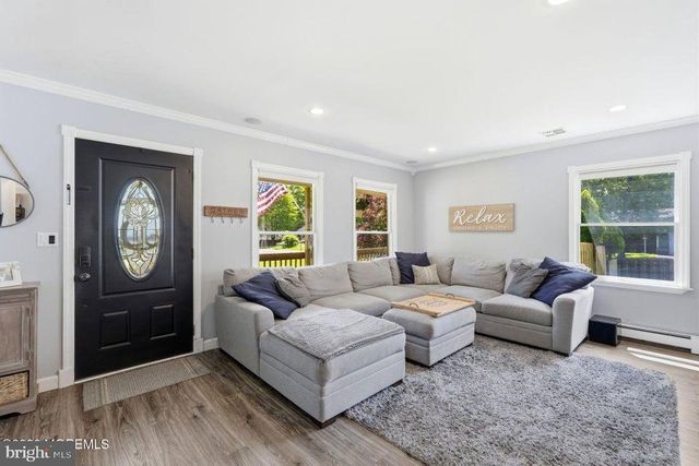 482 CLIFTON AVE, Bayville, NJ 08721