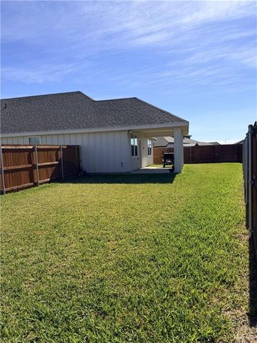 2701 N Day Lily Avenue, Edinburg, TX 78541