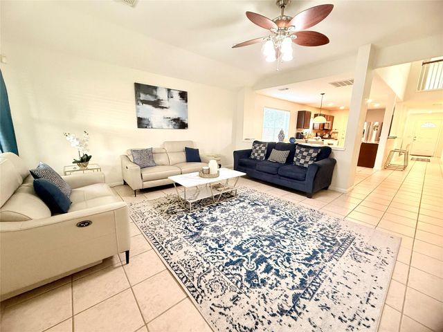 4615 Pin Oak Creek Lane, Houston, TX 77345