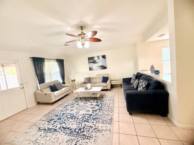 4615 Pin Oak Creek Lane, Houston, TX 77345