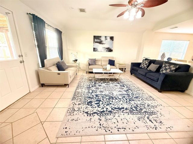 4615 Pin Oak Creek Lane, Houston, TX 77345