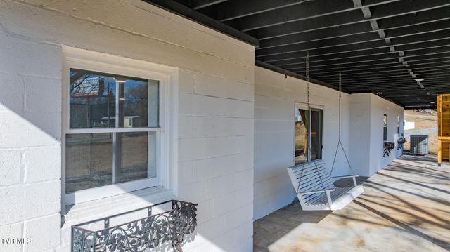 194 Sparks Road, Johnson City, TN 37601