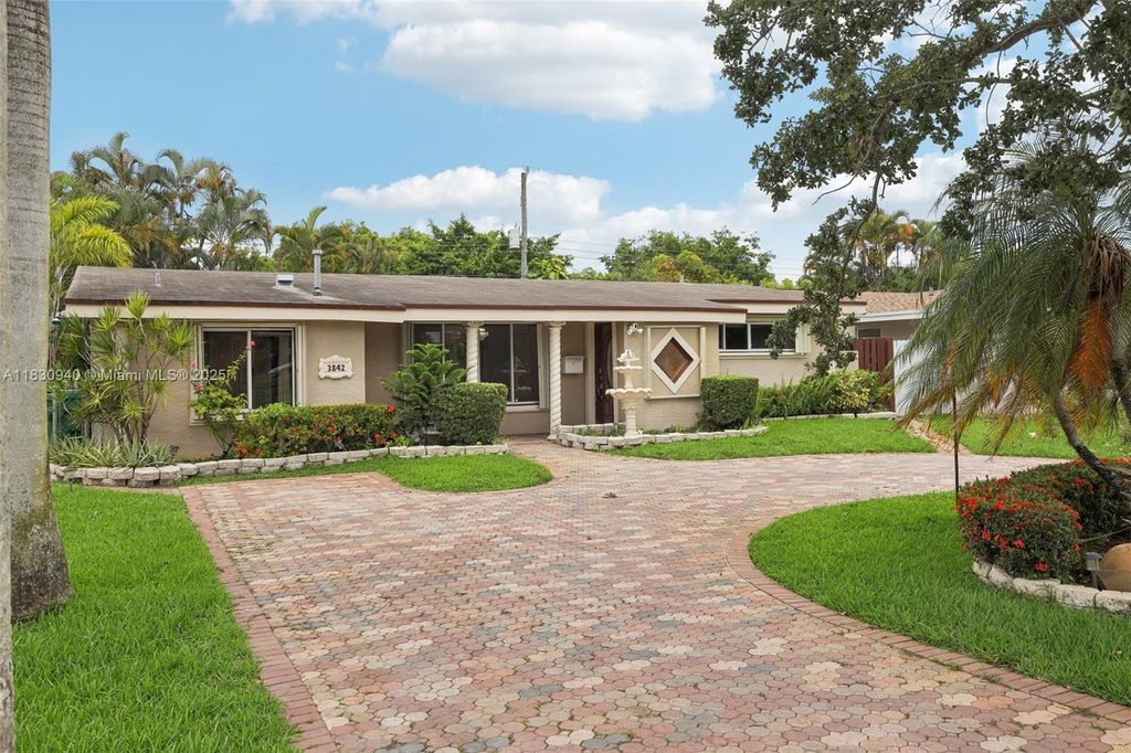3842 SW 68th Ave, Miramar, FL 33023