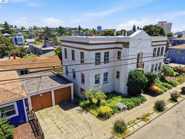 304 Fairmount Ave, Oakland, CA 94611