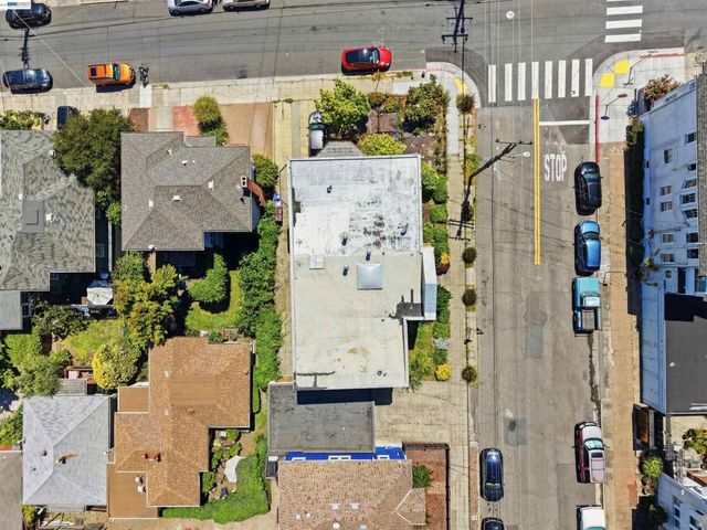 304 Fairmount Ave, Oakland, CA 94611