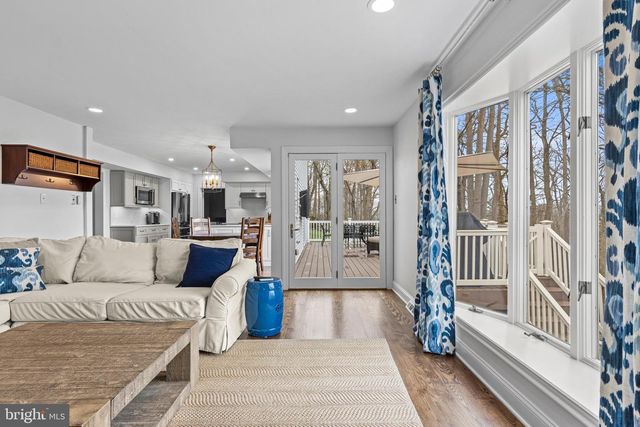 8 HARROW CIR, Wayne, PA 19087