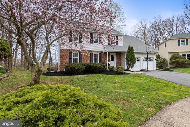 8 HARROW CIR, Wayne, PA 19087