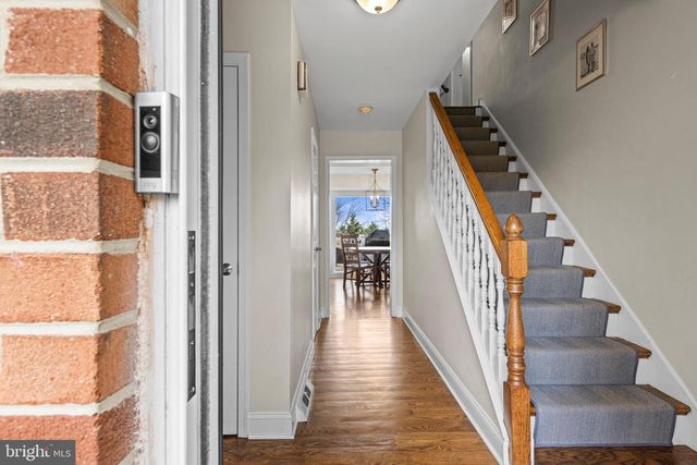 8 HARROW CIR, Wayne, PA 19087