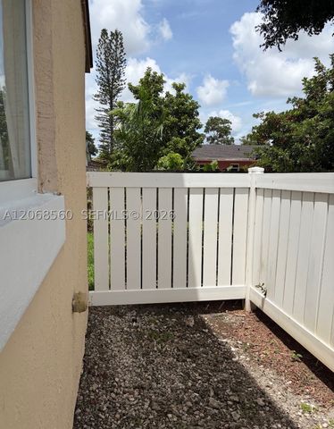 6623 Winfield Blvd 9-4, Margate, FL 33063