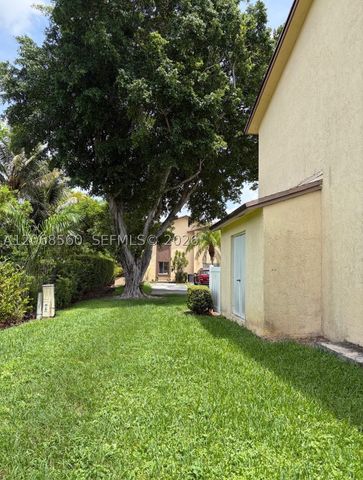 6623 Winfield Blvd 9-4, Margate, FL 33063