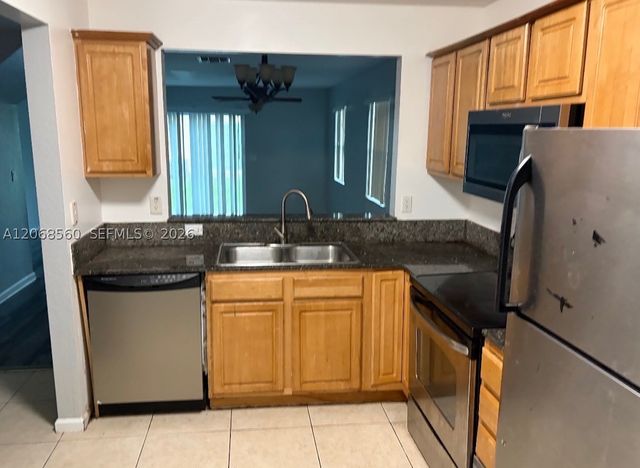 6623 Winfield Blvd 9-4, Margate, FL 33063