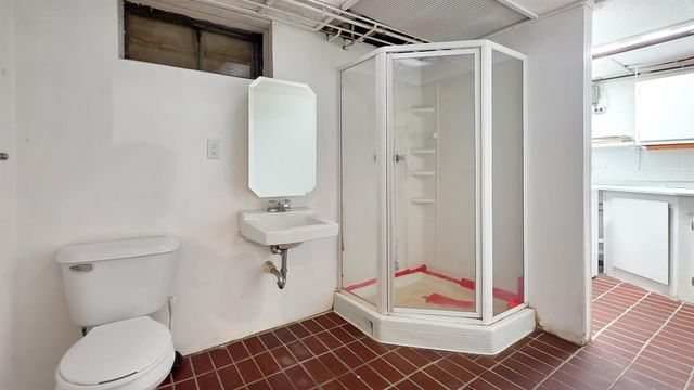 129 Acadia Street, Waterloo, IA 50702