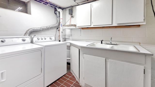 129 Acadia Street, Waterloo, IA 50702