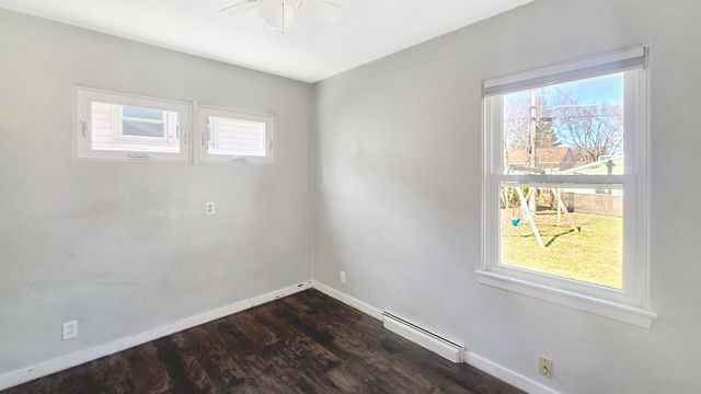 129 Acadia Street, Waterloo, IA 50702