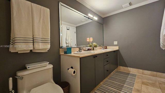 17375 Collins Ave 2304, Sunny Isles Beach, FL 33160