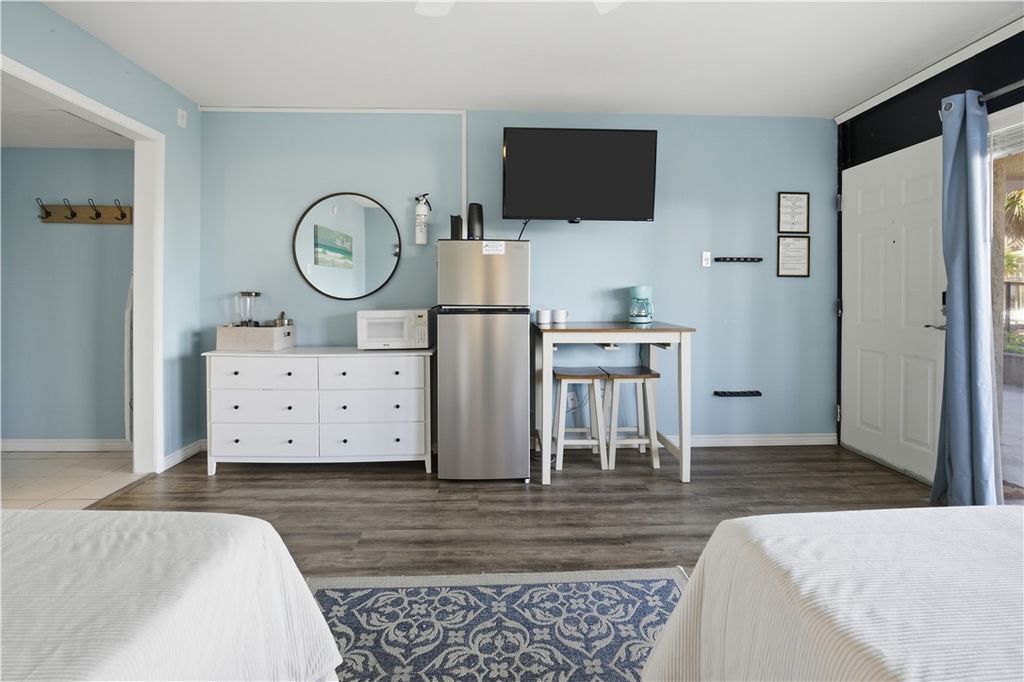 1021 S Water St 109, Rockport, TX 78382 — photo 5