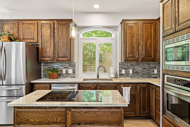 3712 Royal Port Rush DR, Round Rock, TX 78664