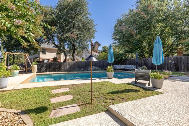 3712 Royal Port Rush DR, Round Rock, TX 78664
