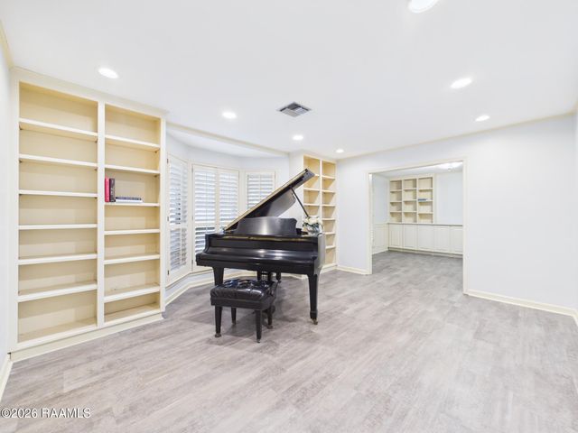 301 Upland Drive, Lafayette, LA 70506