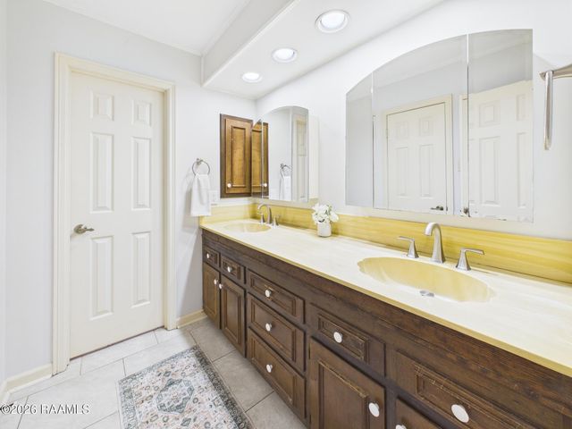 301 Upland Drive, Lafayette, LA 70506