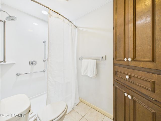 301 Upland Drive, Lafayette, LA 70506