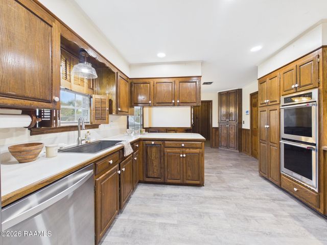 301 Upland Drive, Lafayette, LA 70506